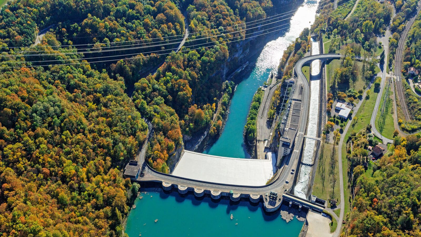 Le barrage-centrale de Génissiat, le « Niagara français »